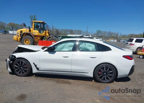 2022 BMW M440I Gran Coupe xDrive z USA, uszkodzony, nr VIN WBA13AW09NFM04876